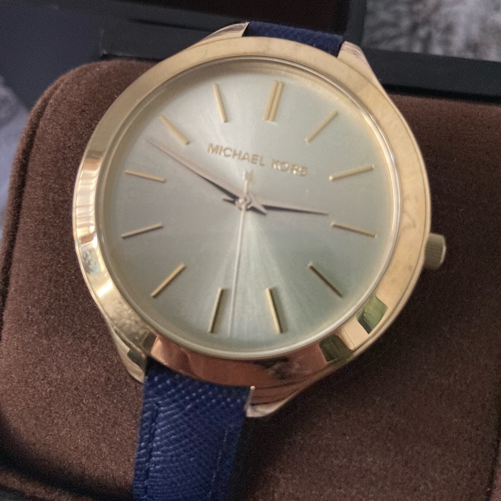 Michael Kors Midsize Runway Watch MK-2285 - Picture 15 of 16